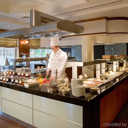Hotel Dorint An Den Westfalenhallen 4*
