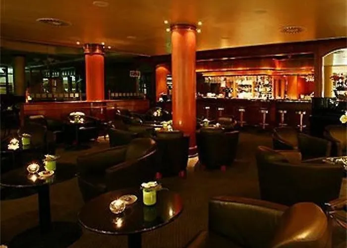 Dorint An Den Westfalenhallen 호텔 4*